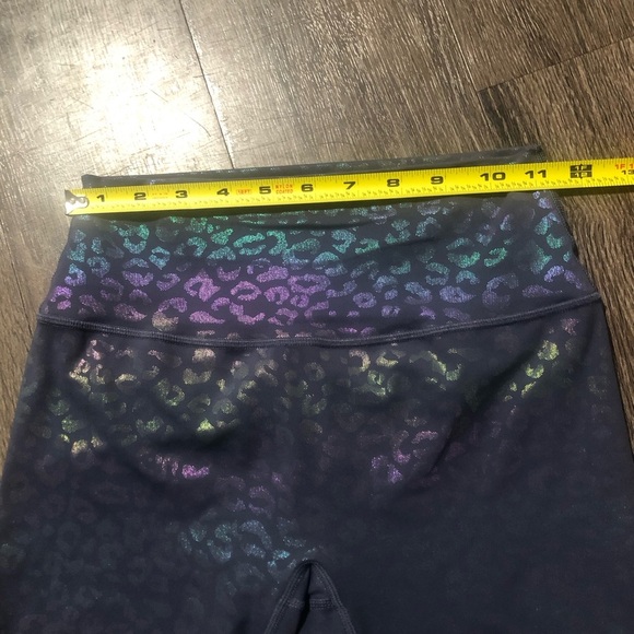 Synergy Activewear Iridescent Leopard Print Biker Shorts - Picture 3 of 8